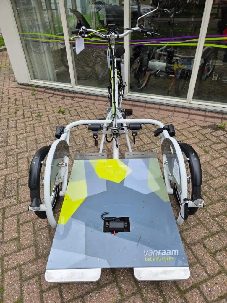 Van Raam VeloPlus rolstoelfiets met oprijplaat, actiefiets bij ViaErwin