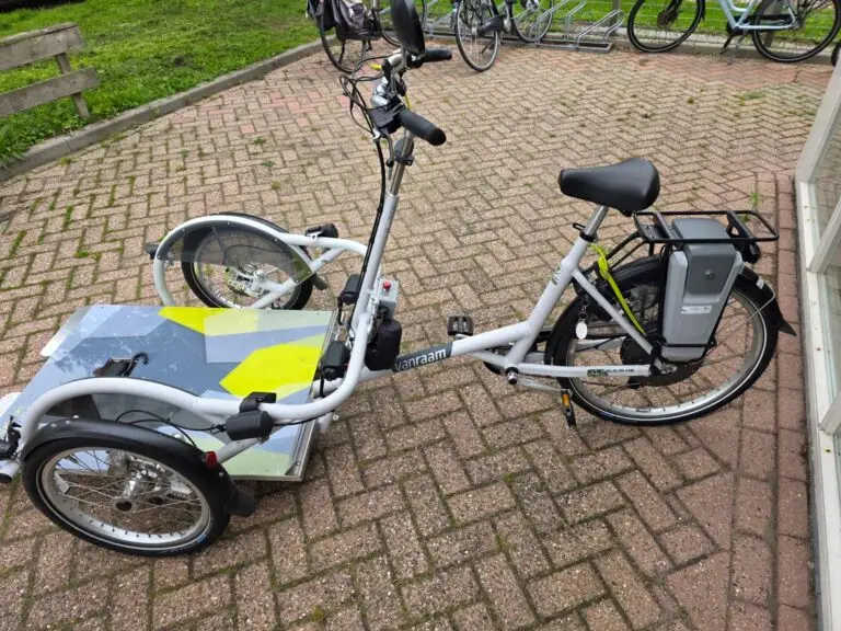 Van Raam VeloPlus rolstoelfiets met oprijplaat, actiefiets bij ViaErwin